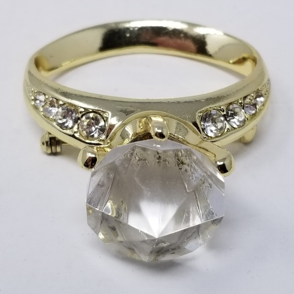 AJC Engagement Ring Brooch Pin Gold Tone Rhinestones Acrylic Retro Oversize Vtg - Picture 8 of 12